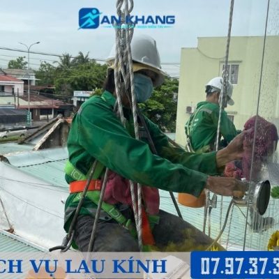 Dịch vụ vệ sinh công nghiệp lau kính tòa nhà cao tầng chuyên nghiệp  Bình Phước